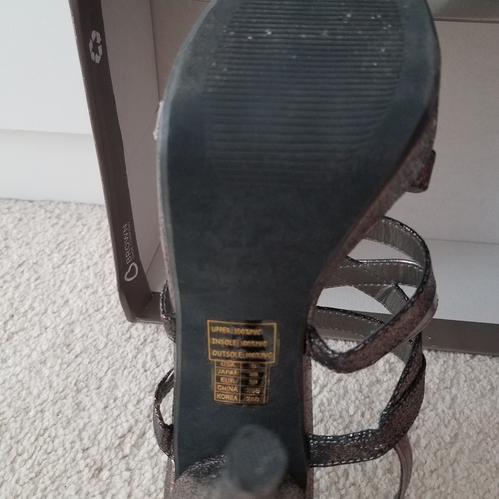 High heels - Picture 3 of 3